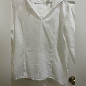 White long sleevea with hood